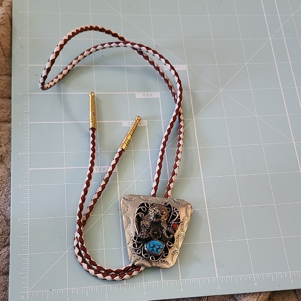 Navajo Style Turquoise Bear Costume Jewelry Bolo Tie On Woven Leather
